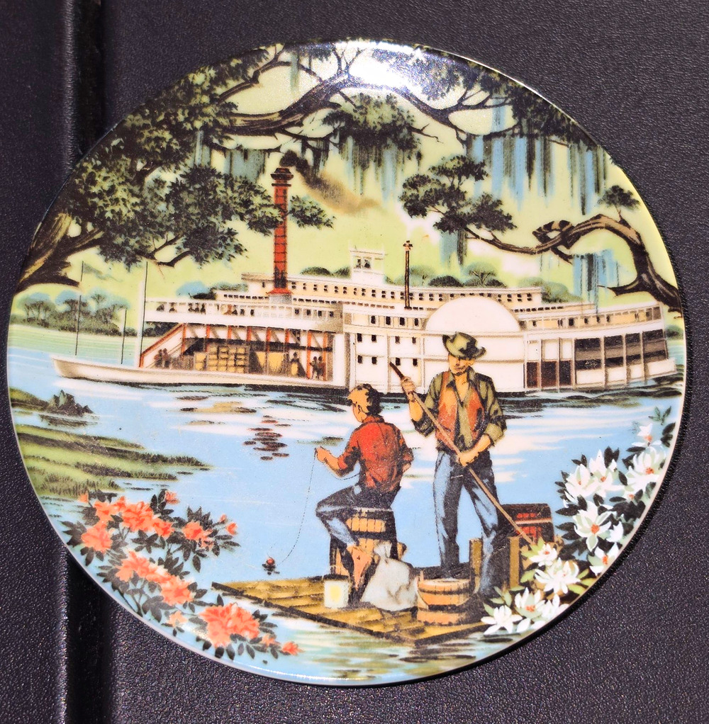 Avon American Portraits The South 1985 Multicolor Collector Plate